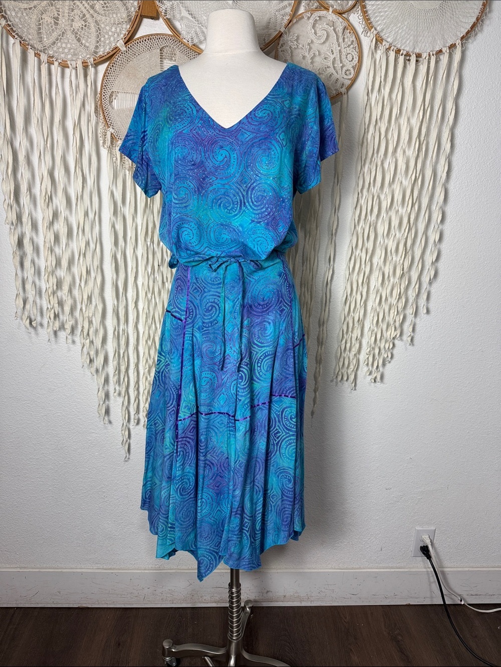 Fish Face VI Handkerchief Bakit Midi Skirt Size Medium in Bluesy Fish SKIRT ONLY